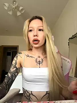 Street_celebrity webcams show profile image 