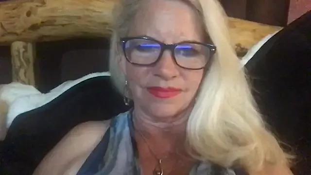 SubMissOlivia from StripChat is Freechat