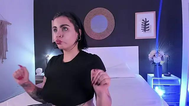 SuccubusDolly from StripChat is Freechat