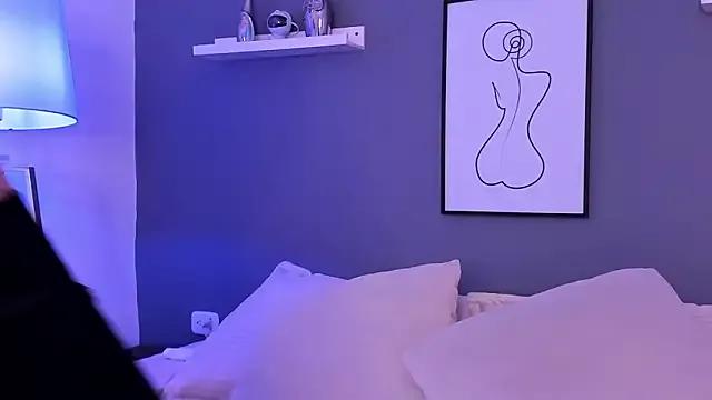 SuccubusDolly from StripChat is Freechat