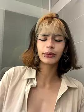 sukulaurens from StripChat