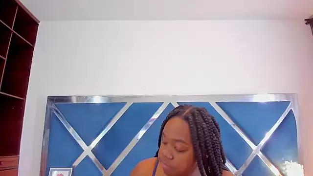 SulyClarck from StripChat is Freechat