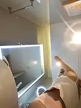 Photos of Sunflower-77 from StripChat is Freechat