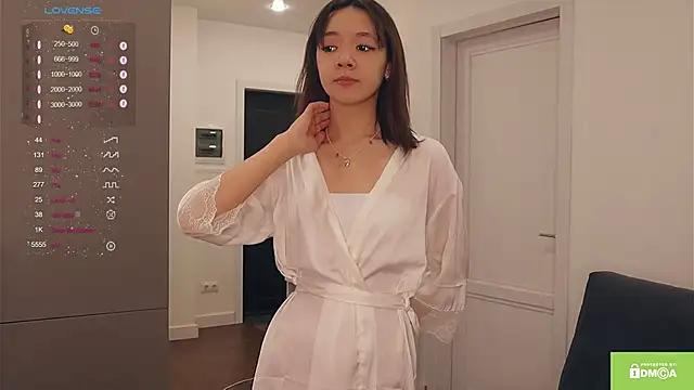 SunnivaDaffins from StripChat