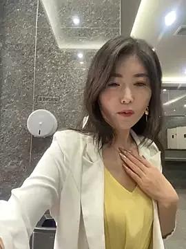 sunny-520 from StripChat