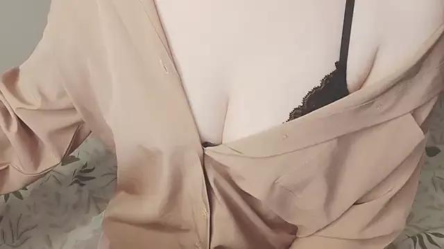 Sunny-Aurora from StripChat is Freechat