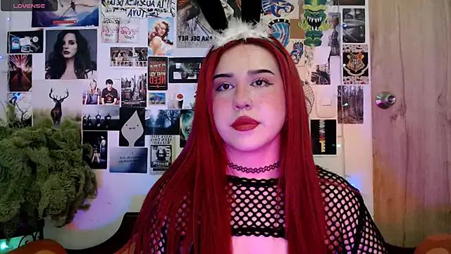 Sunny-hott from StripChat is Freechat