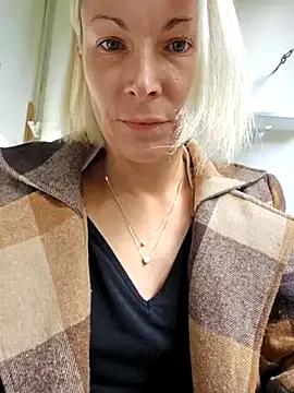 Photos of Sunny-Sin from StripChat is Freechat