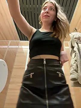 Sunny___Bunny from StripChat