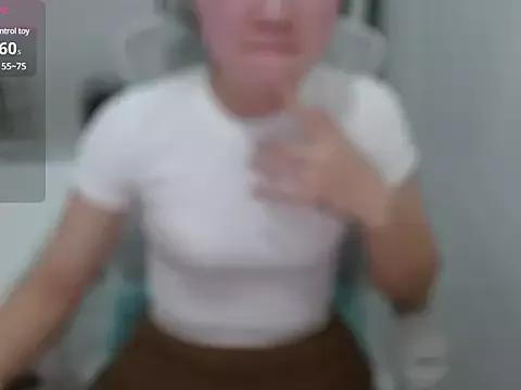 Sunny_Babe01 from StripChat