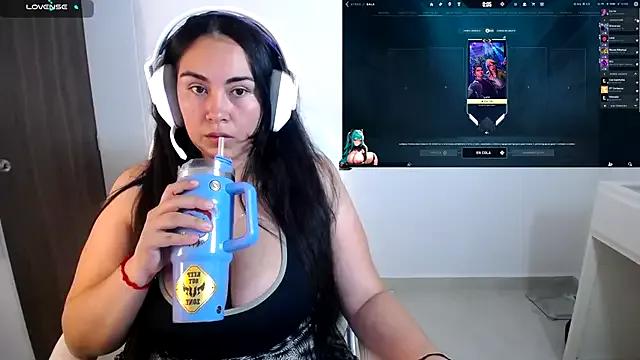 Sunny_Gamer7 from StripChat