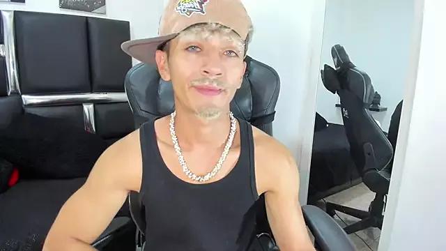 SUNNYBOY_OS from StripChat is Freechat