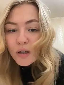 SunshineEmma from StripChat