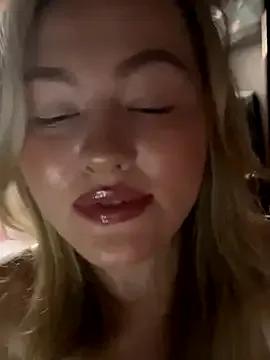 SunshineEmma from StripChat