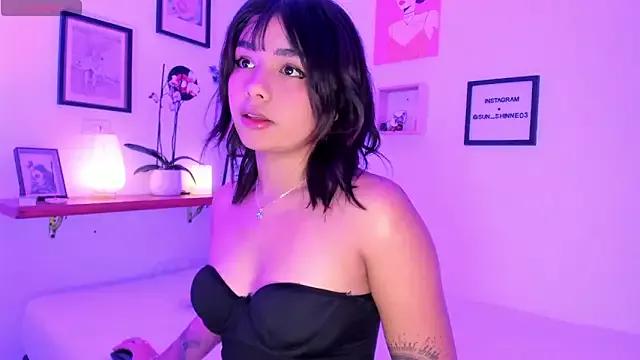 Sunshinne__03 webcams show profile image 