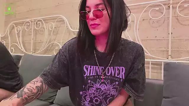 SupremeSiren from StripChat is Freechat