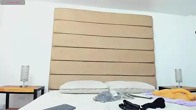 susan_elliot from StripChat