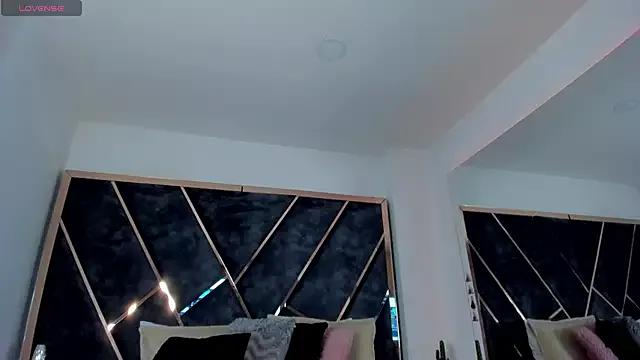 SusanaHenao from StripChat is Freechat