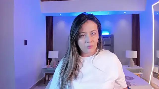 Susann_Ross from StripChat is Freechat