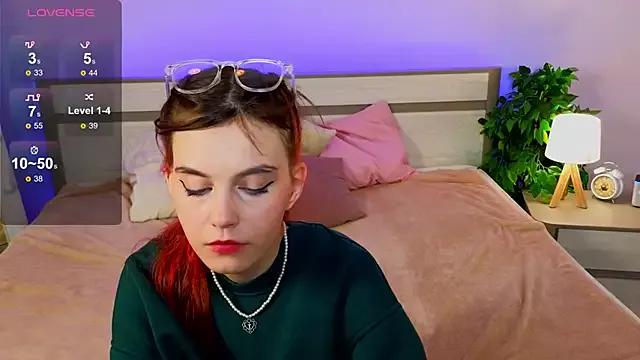 SusieMorris from StripChat