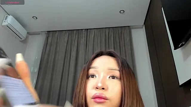 suzune_aya from StripChat
