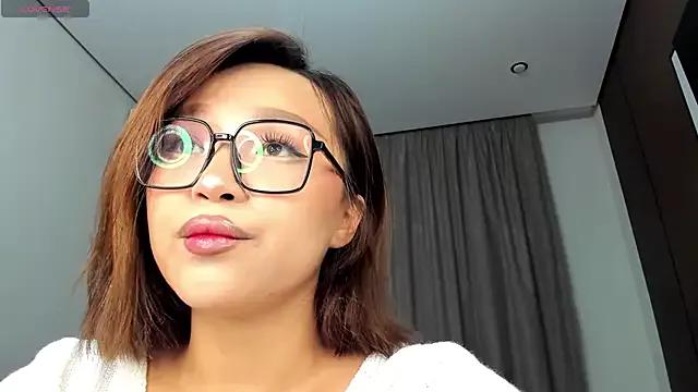 suzune_aya from StripChat