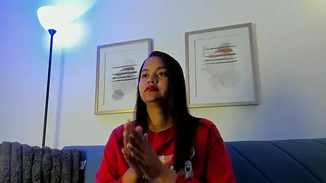 Sweeet_juicy from StripChat