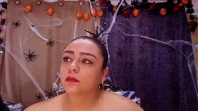 sweegirl69 from StripChat