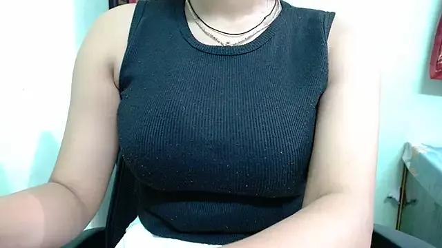 sweet-alia from StripChat