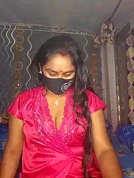 Sweet-Maddlina from StripChat is Freechat