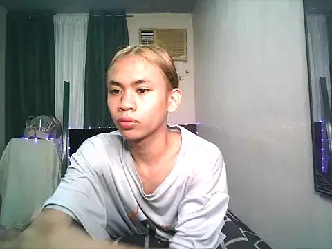 Sweet-shopia from StripChat