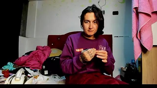 Sweet-Suck69 from StripChat