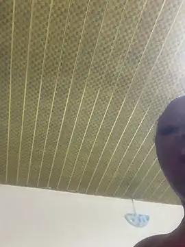 sweet1111 from StripChat