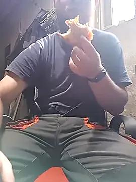 Sweet_bear69 from StripChat