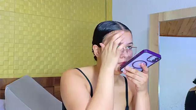 Sweet_dani18 from StripChat