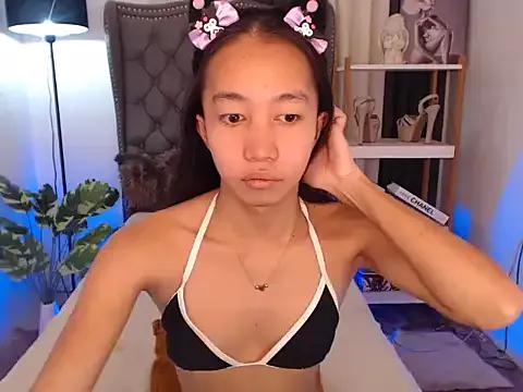 Sweet_kittyxx from StripChat