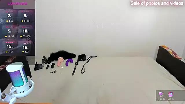 Sweet_little_Susie from StripChat