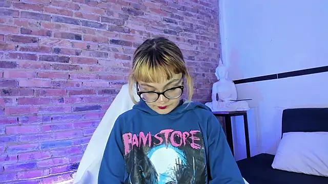 Sweet_Namii from StripChat
