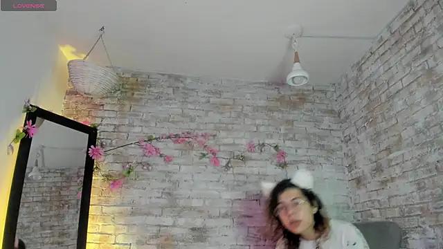 sweet_sharo from StripChat