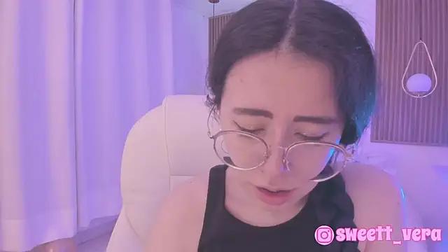 sweet_vera from StripChat