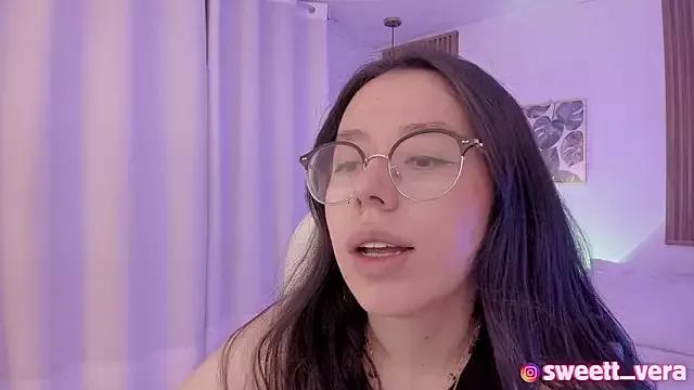 sweet_vera from StripChat