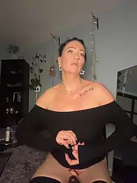 SweetandSluttyMilf from StripChat is Freechat