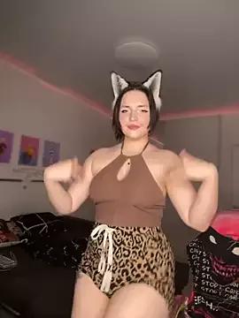 SweetBeeQueen from StripChat