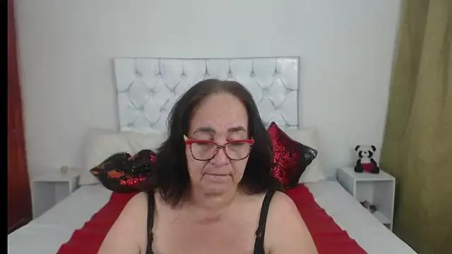 Sweetbigcatt from StripChat