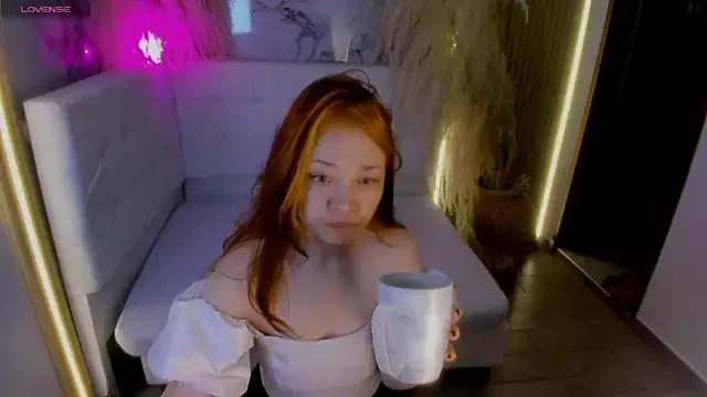 SweetBriana from StripChat is Freechat