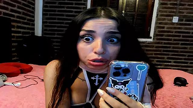 sweetbrunette22 from StripChat