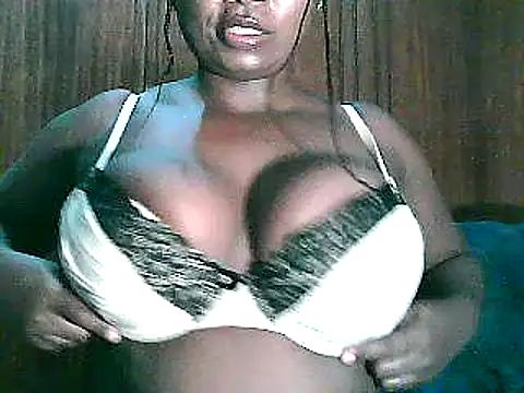 sweetchocolatebabe from StripChat