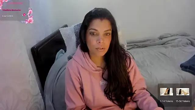 Sweetdreamses_ from StripChat