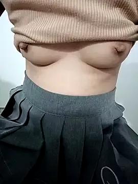 SweetGirl2k2 from StripChat