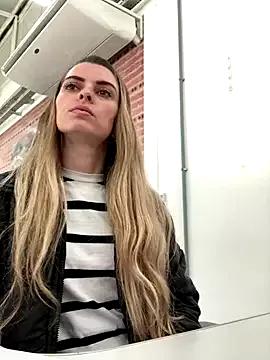SweetGraciosa from StripChat is Freechat